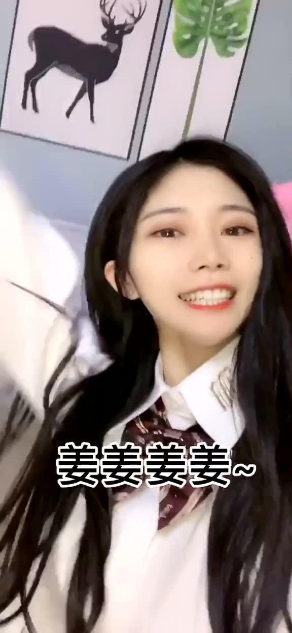 姐姐，过来给我亲亲,温馨一吻，传递家的温暖